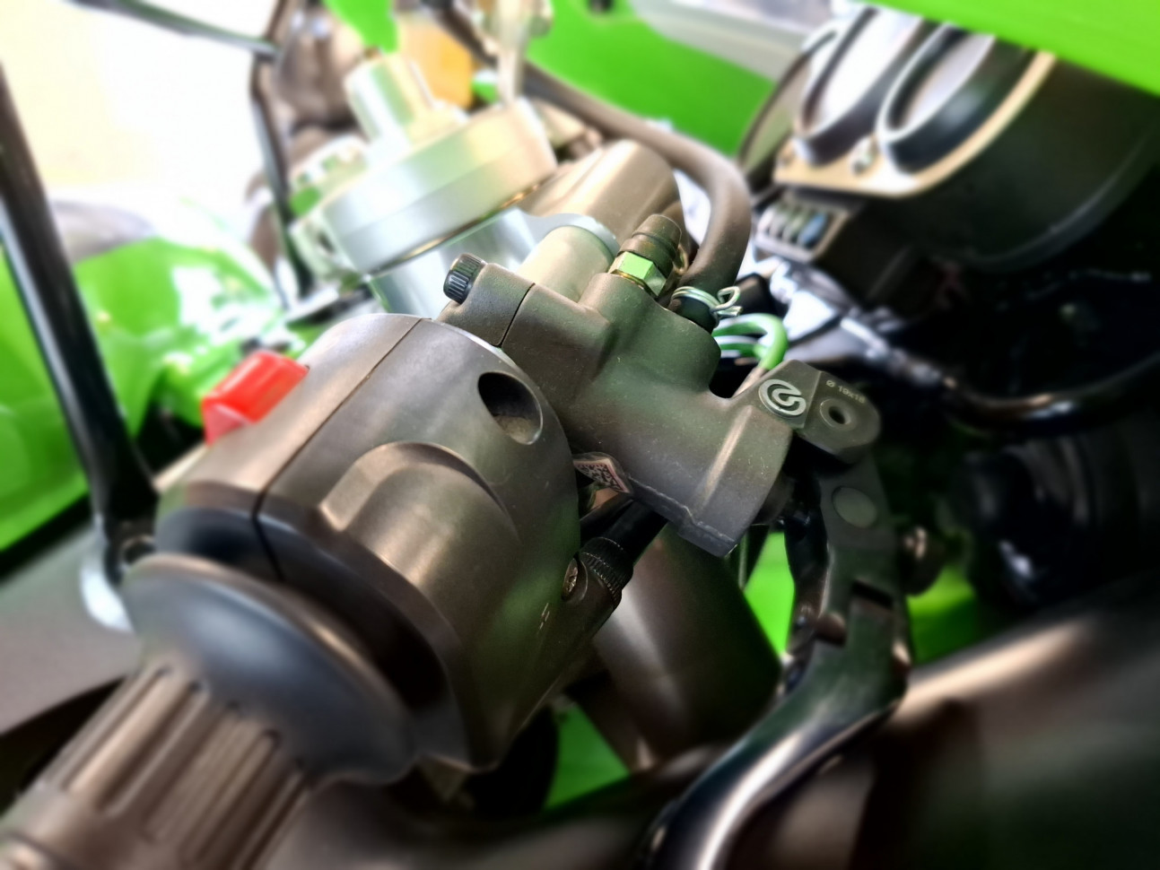 KAWASAKI NINJA ZX-7 R 