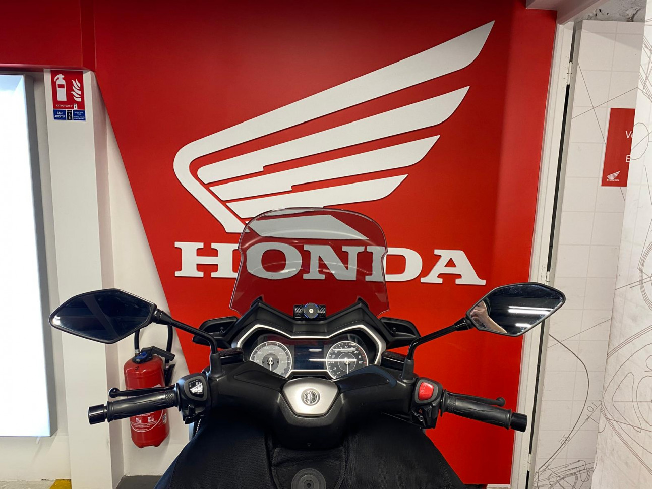 YAMAHA X-MAX 125 ABS - Garantie 12 mois - 93.40€/ Mois*