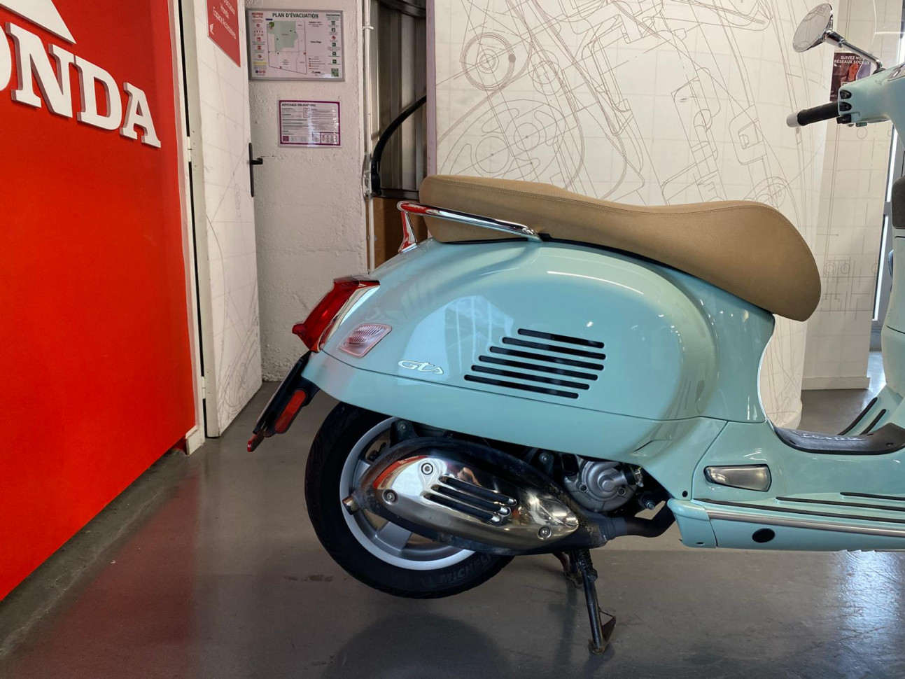 VESPA GTS 300 - Garantie 12 mois