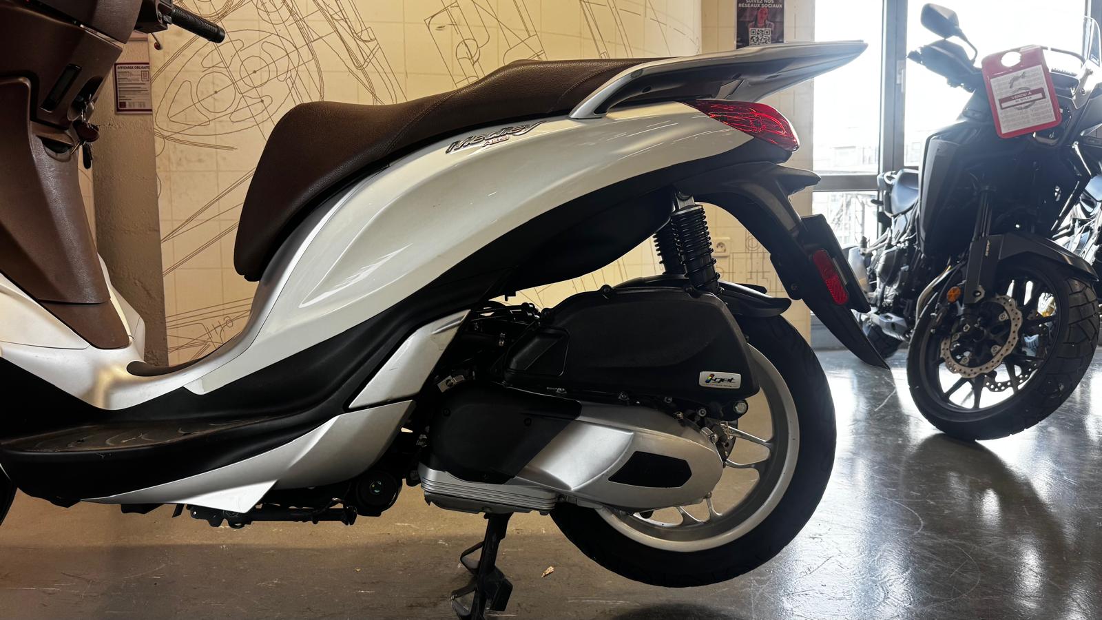 PIAGGIO MEDLEY 125 / GARANTIE 12 MOIS
