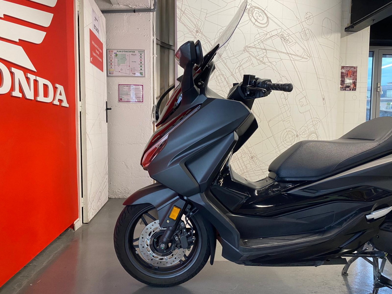 HONDA FORZA 125 - 97.11€/ MOIS*