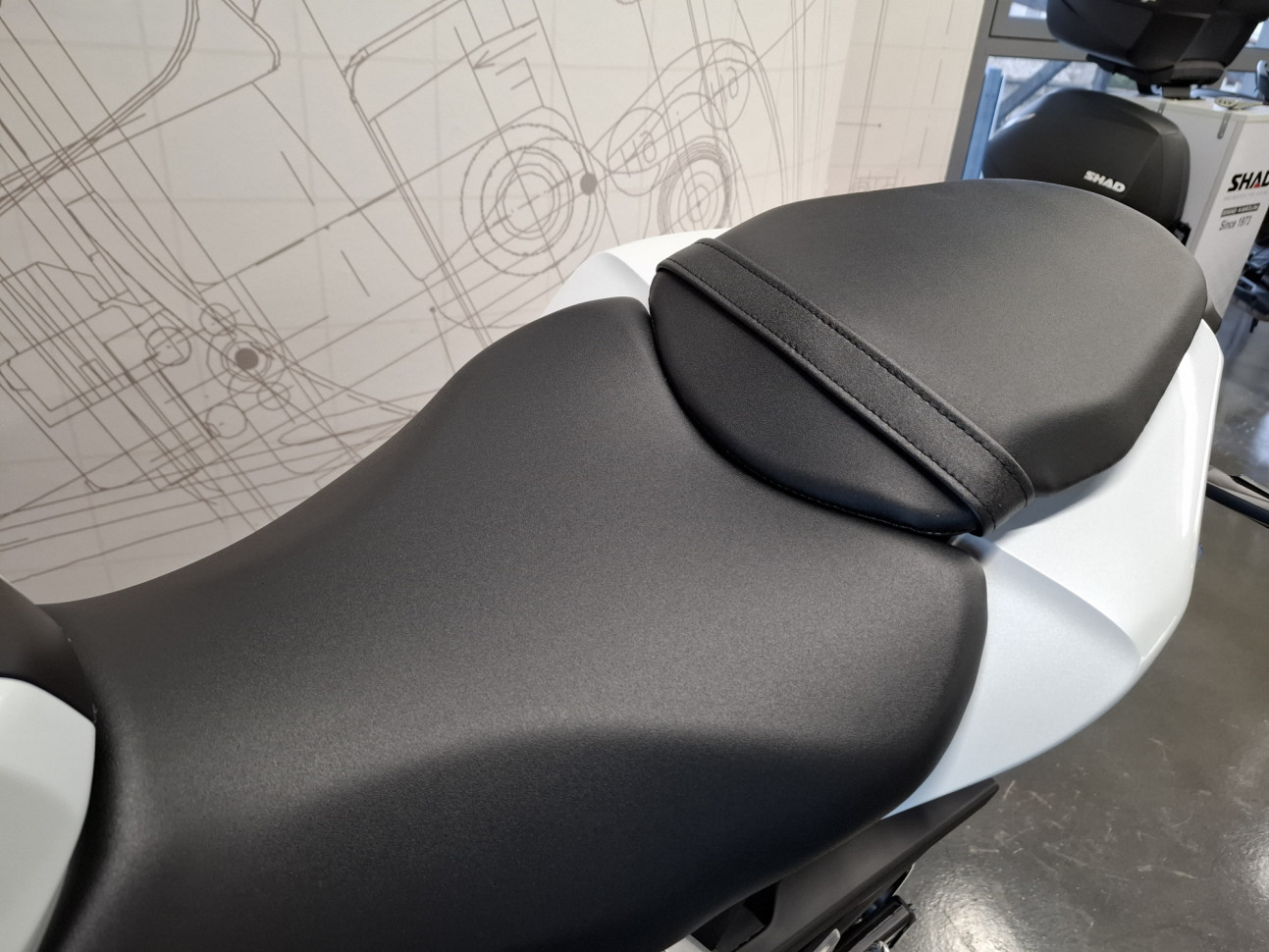 HONDA CB125R - 96€/MOIS*