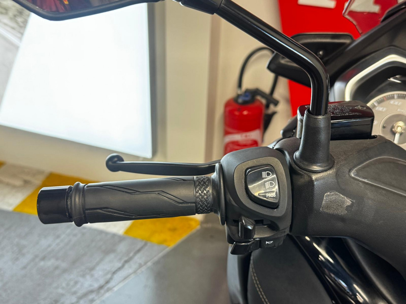 YAMAHA X-MAX 125 IRON MAX 1ERE MAIN - 102€/MOIS*