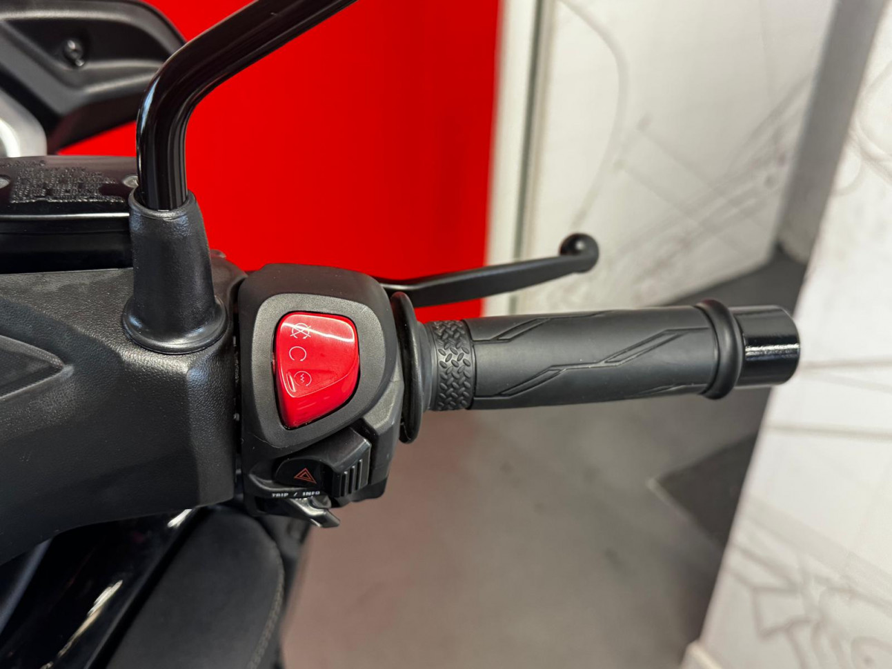YAMAHA X-MAX 125 IRON MAX 1ERE MAIN - 102€/MOIS*