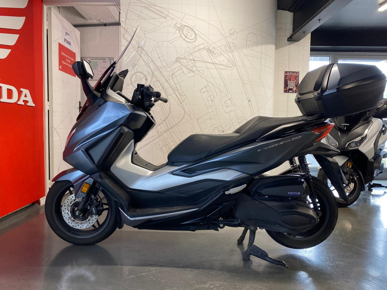 HONDA NSS FORZA 350 ABS Smart TopBox - 145€/ MOIS*
