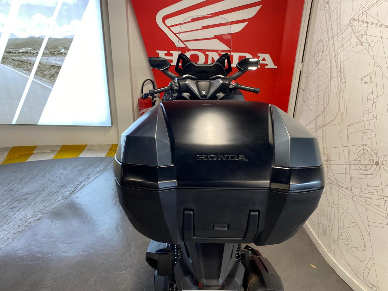 HONDA NSS FORZA 350 ABS Smart TopBox - 145€/ MOIS*