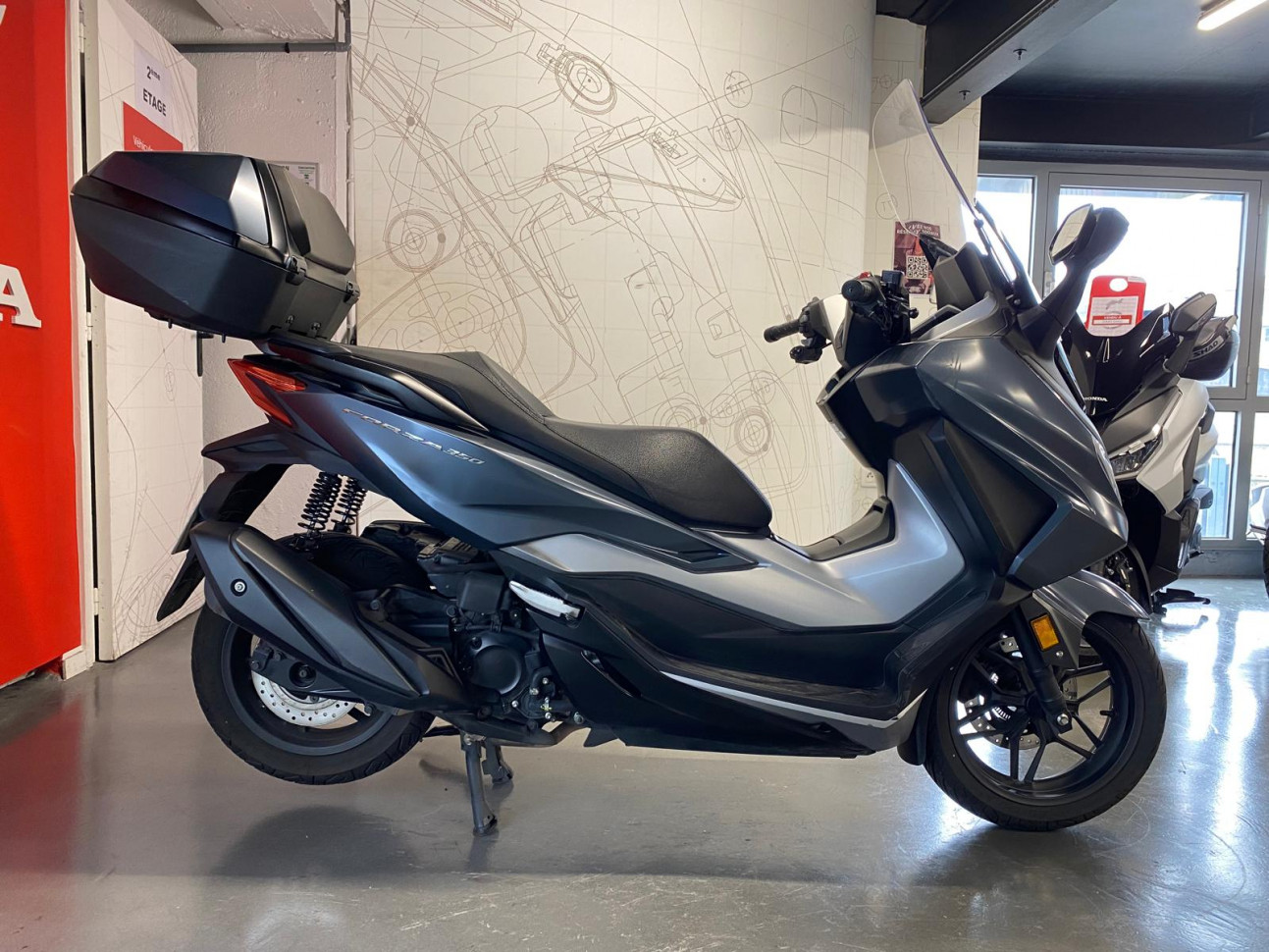 HONDA NSS FORZA 350 ABS Smart TopBox - 145€/ MOIS*