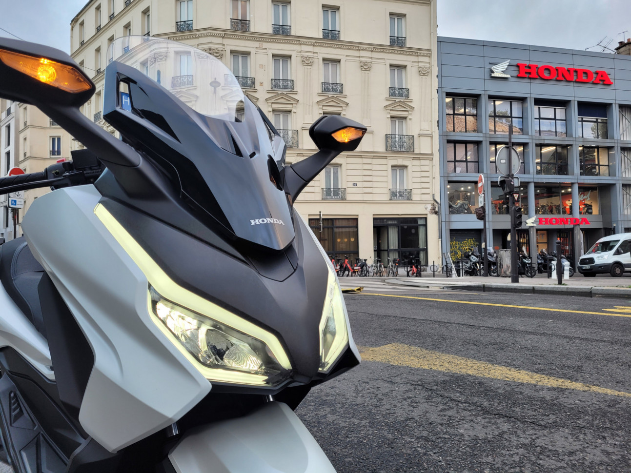 HONDA FORZA 350 2025 1ère MAIN - 118€/Mois*