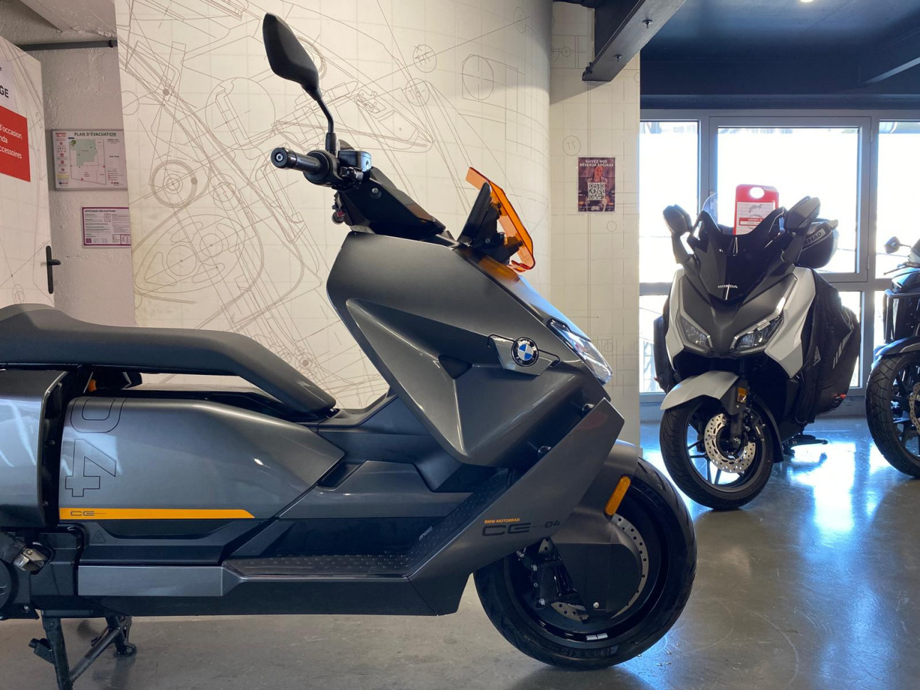 BMW CE 04 équivalent 400cm3- 192.55€/ mois *