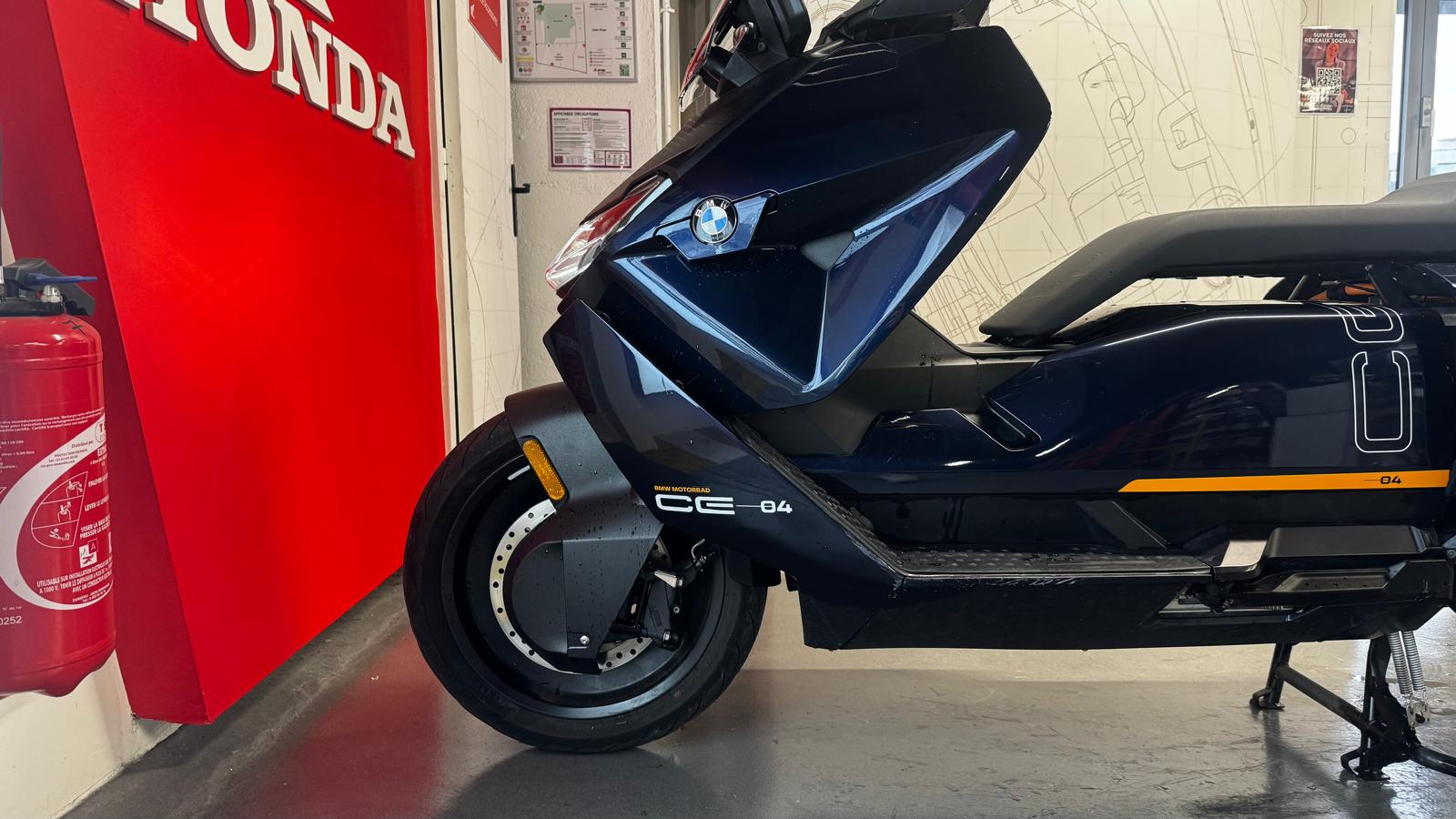 BMW CE 04 EQUIVALENT 400CM3 - 146€/MOIS*