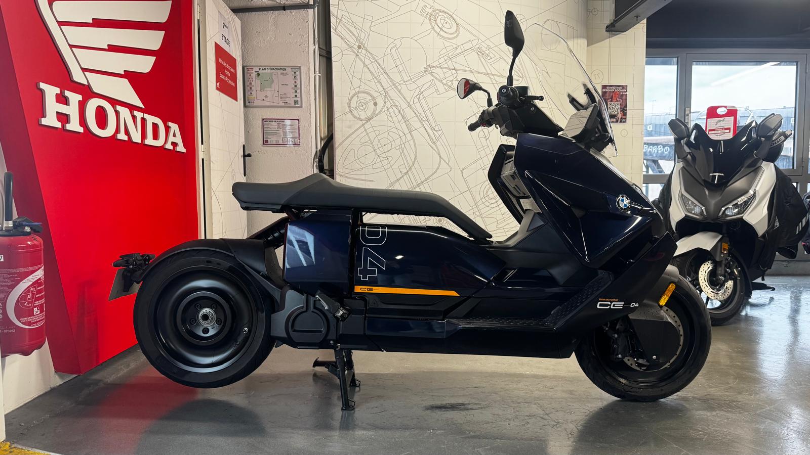 BMW CE 04 EQUIVALENT 400CM3 - 146€/MOIS*