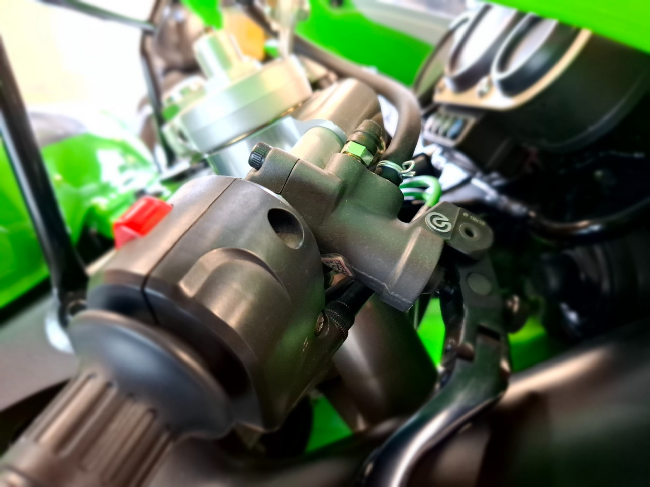 KAWASAKI NINJA ZX-7 R - Dépôt Vente