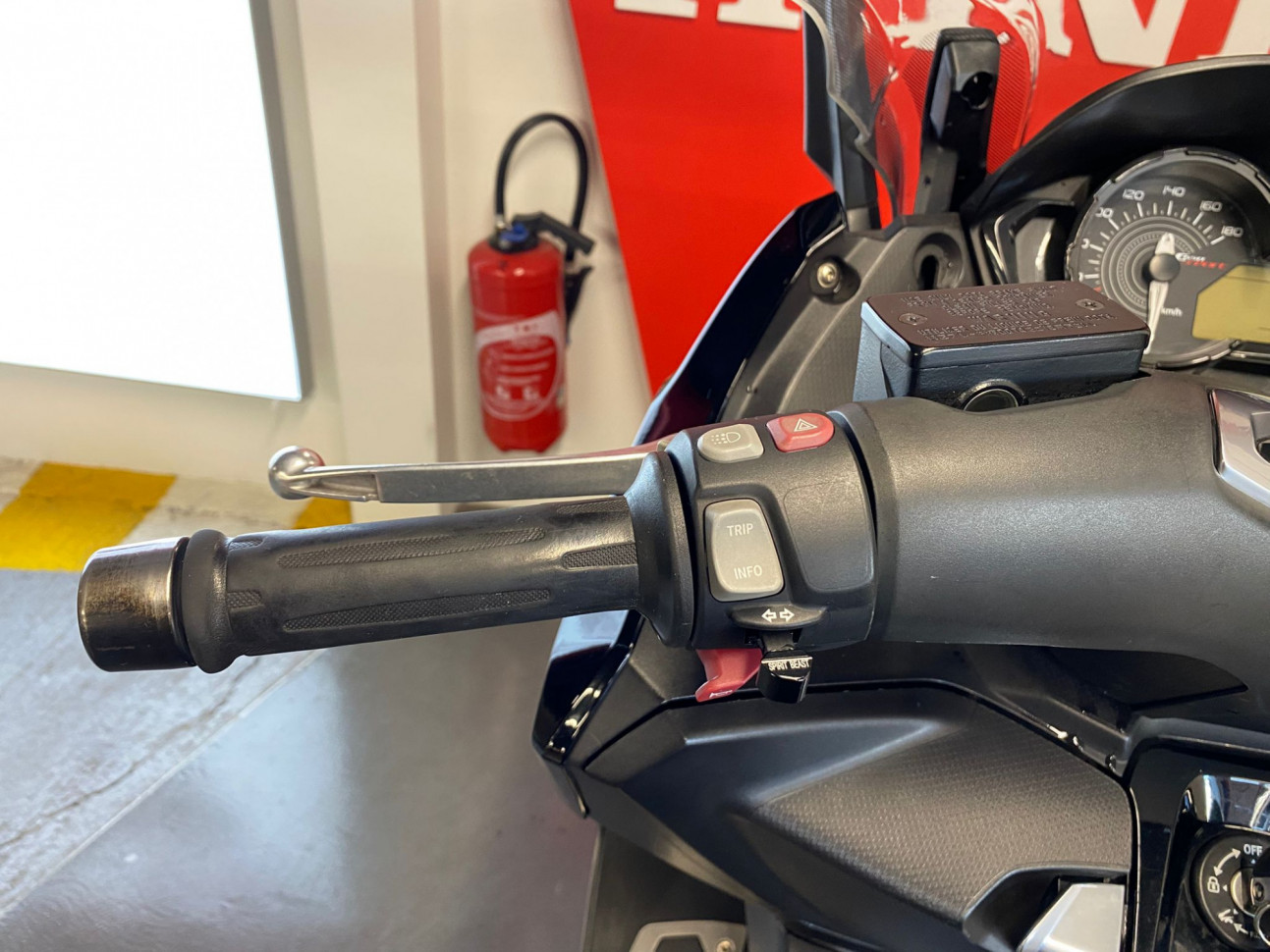 BMW C 650 SPORT - GARANTIE 12 MOIS - CONTRAT D