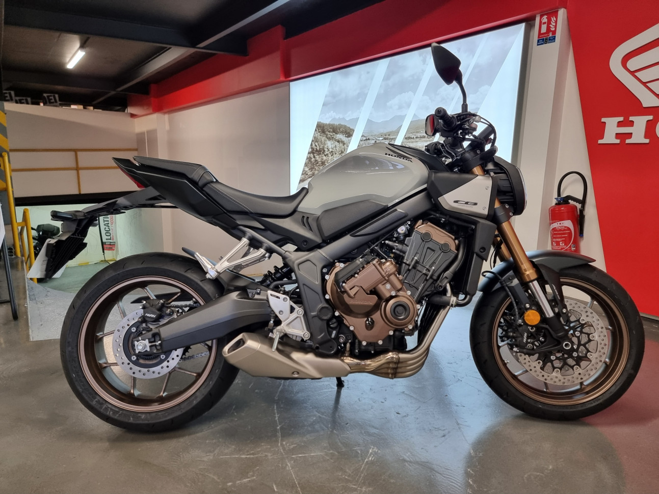 HONDA CB650R e-Clutch BRIDEE A2 138€/MOIS*