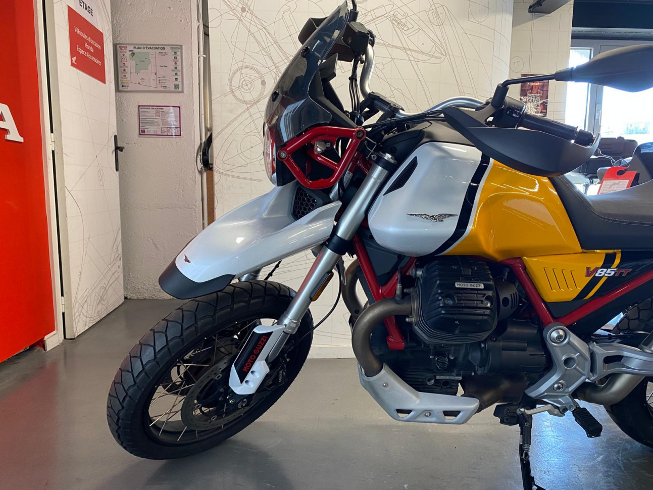 MOTO GUZZI V85 TT 850 - 184€/mois*
