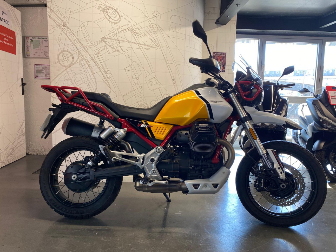 MOTO GUZZI V85 TT 850 - 184€/mois*