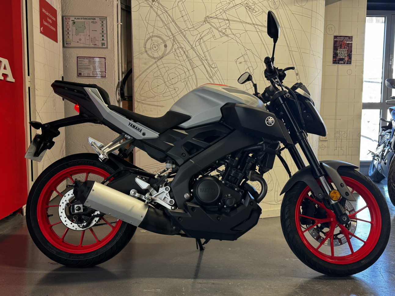 YAMAHA MT-125 ABS - 64€/MOIS*