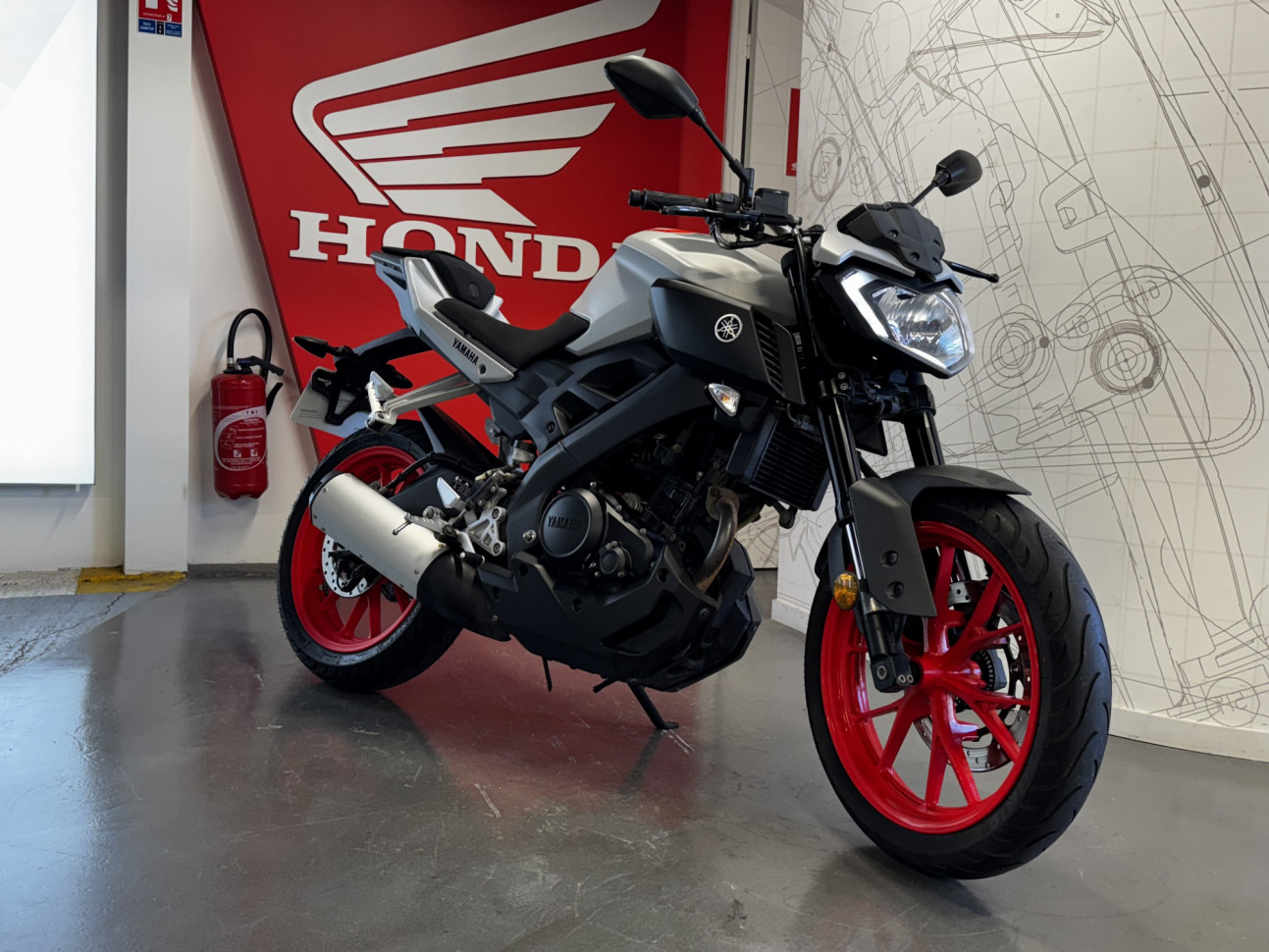 YAMAHA MT-125 ABS - 64€/MOIS*