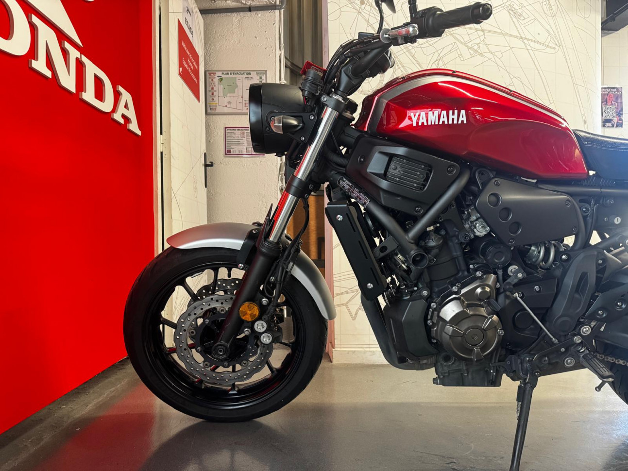 YAMAHA XSR 700 ABS BRIDEE A2 - 114€/MOIS*
