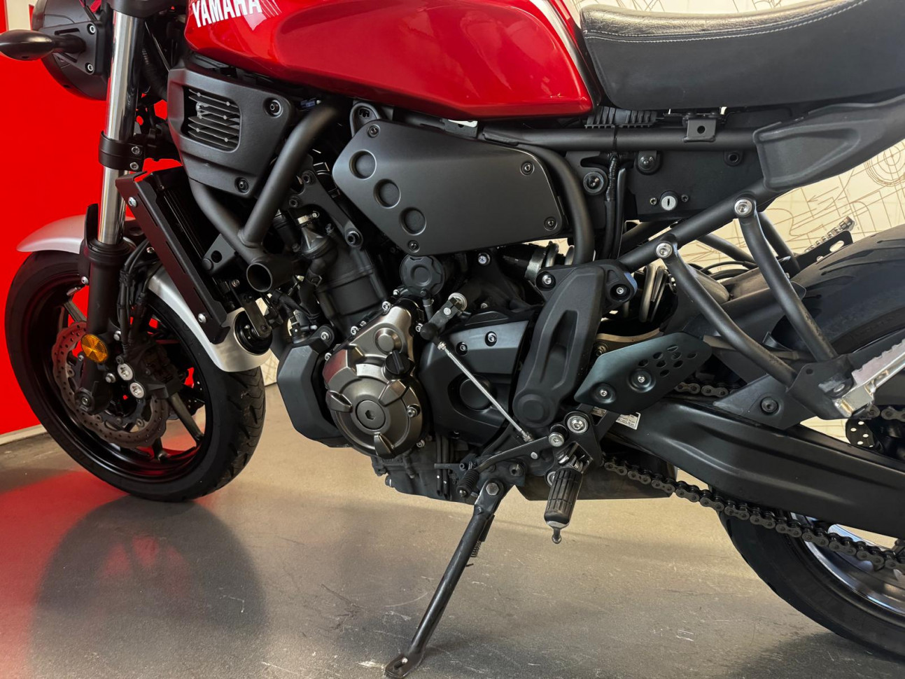 YAMAHA XSR 700 ABS BRIDEE A2 - 114€/MOIS*