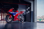 HONDA CBR 600 RR  2024