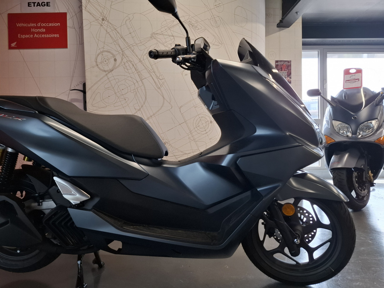 HONDA PCX DX 125 Deluxe ABS - 85€/mois*