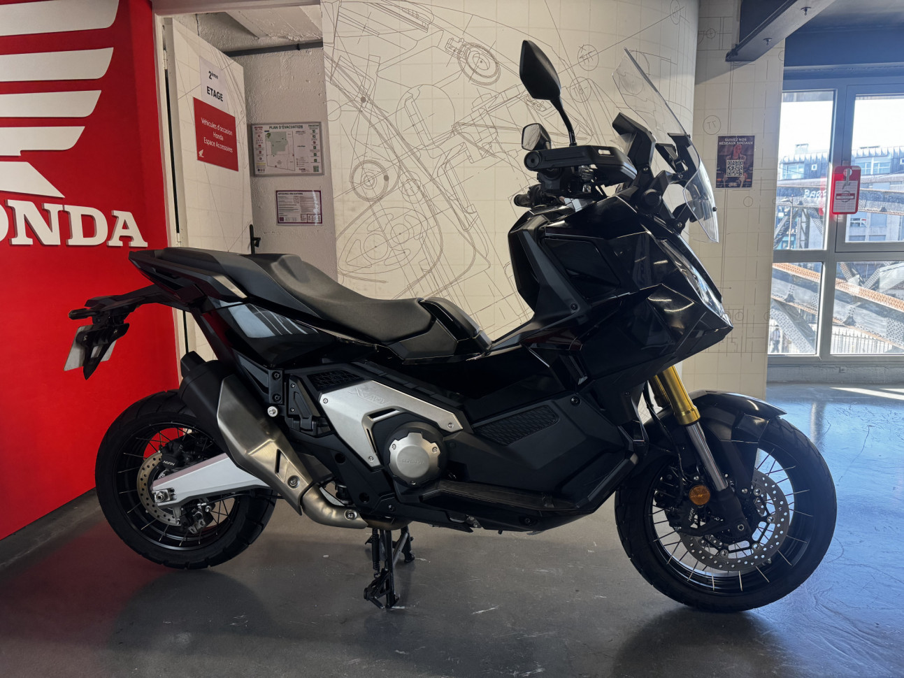 HONDA X-ADV - DISPONIBLE DEBUT OCTOBRE POUR POUR 184€/MOIS*
