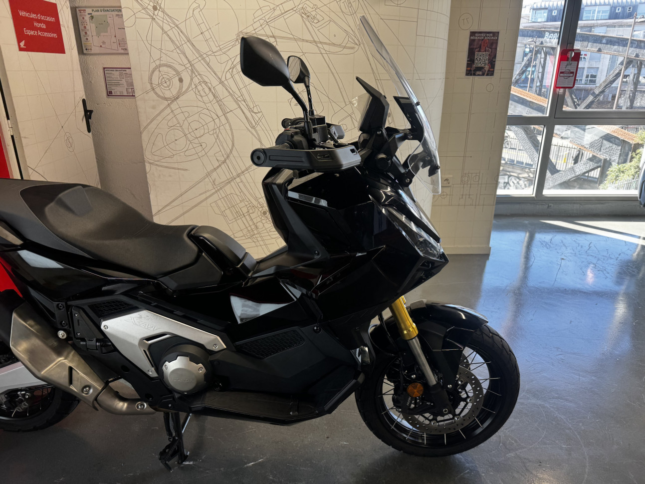 HONDA X-ADV - DISPONIBLE DEBUT OCTOBRE POUR POUR 184€/MOIS*