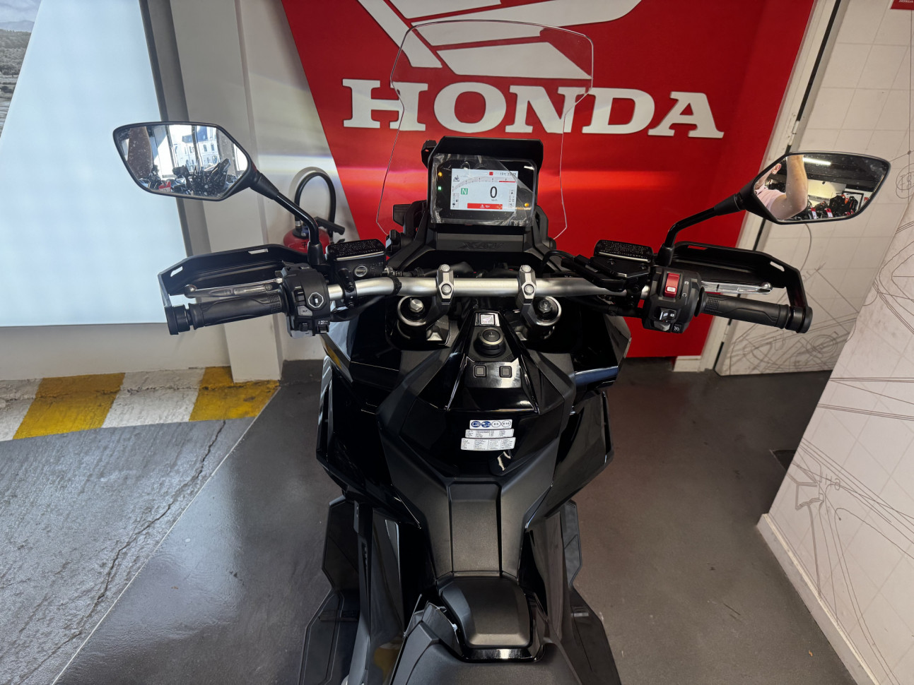 HONDA X-ADV - DISPONIBLE DEBUT OCTOBRE POUR POUR 184€/MOIS*