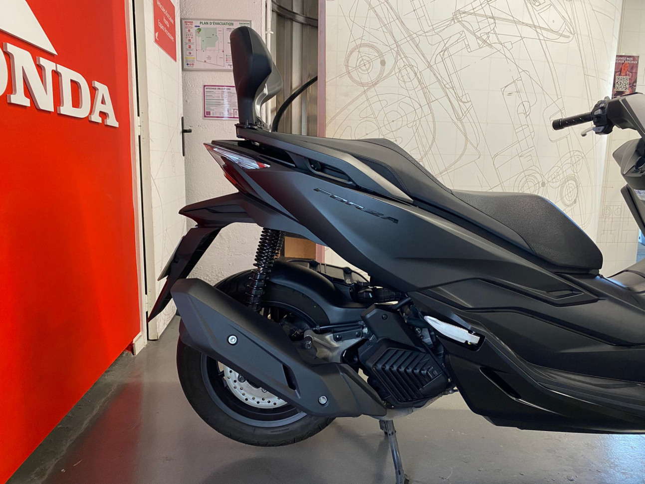 HONDA FORZA 125 - DEPOT VENTE - 99.13€/ Mois*