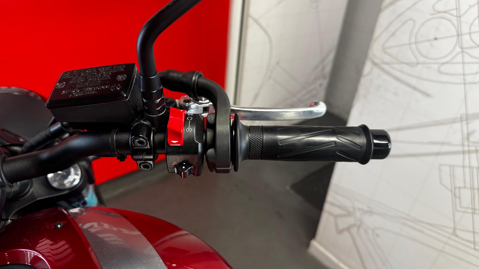 YAMAHA XSR 700 ABS BRIDEE A2 / DEPOT VENTE