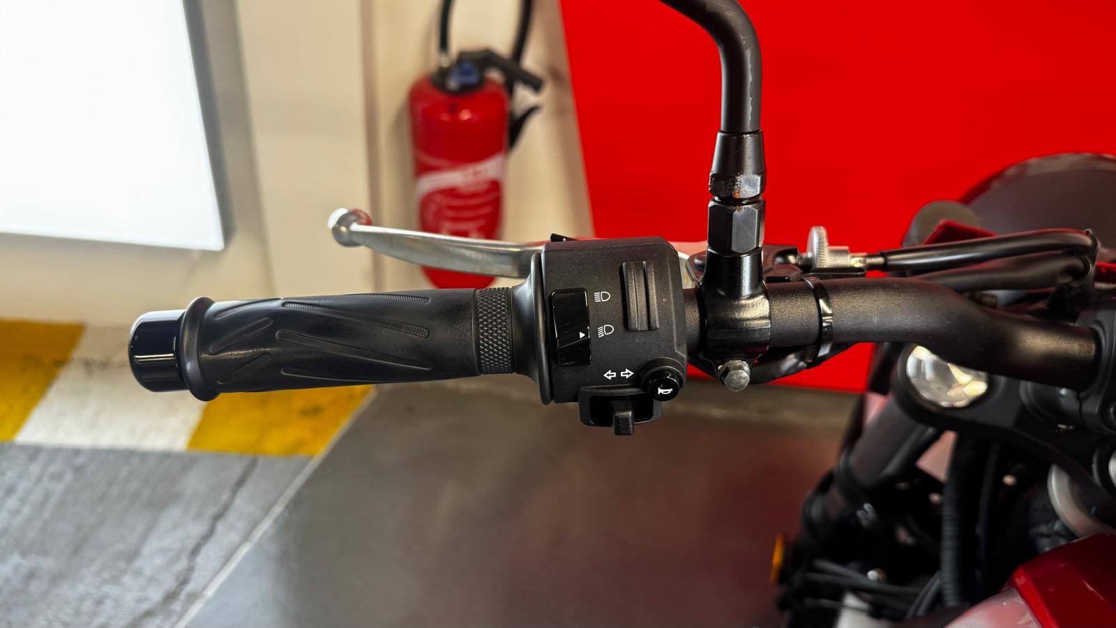 YAMAHA XSR 700 ABS BRIDEE A2 / DEPOT VENTE