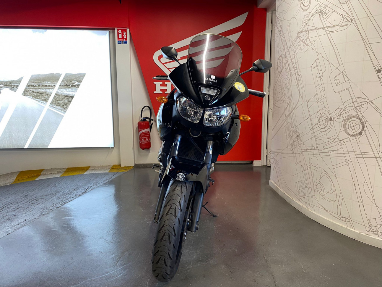 YAMAHA TDM 900