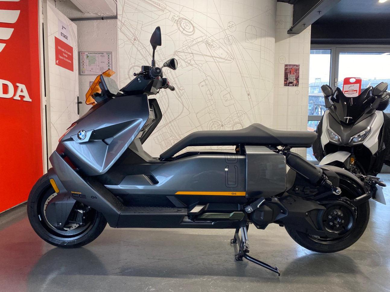 BMW CE 04  Equivalent 400Cm3 - 163.65€/ mois*