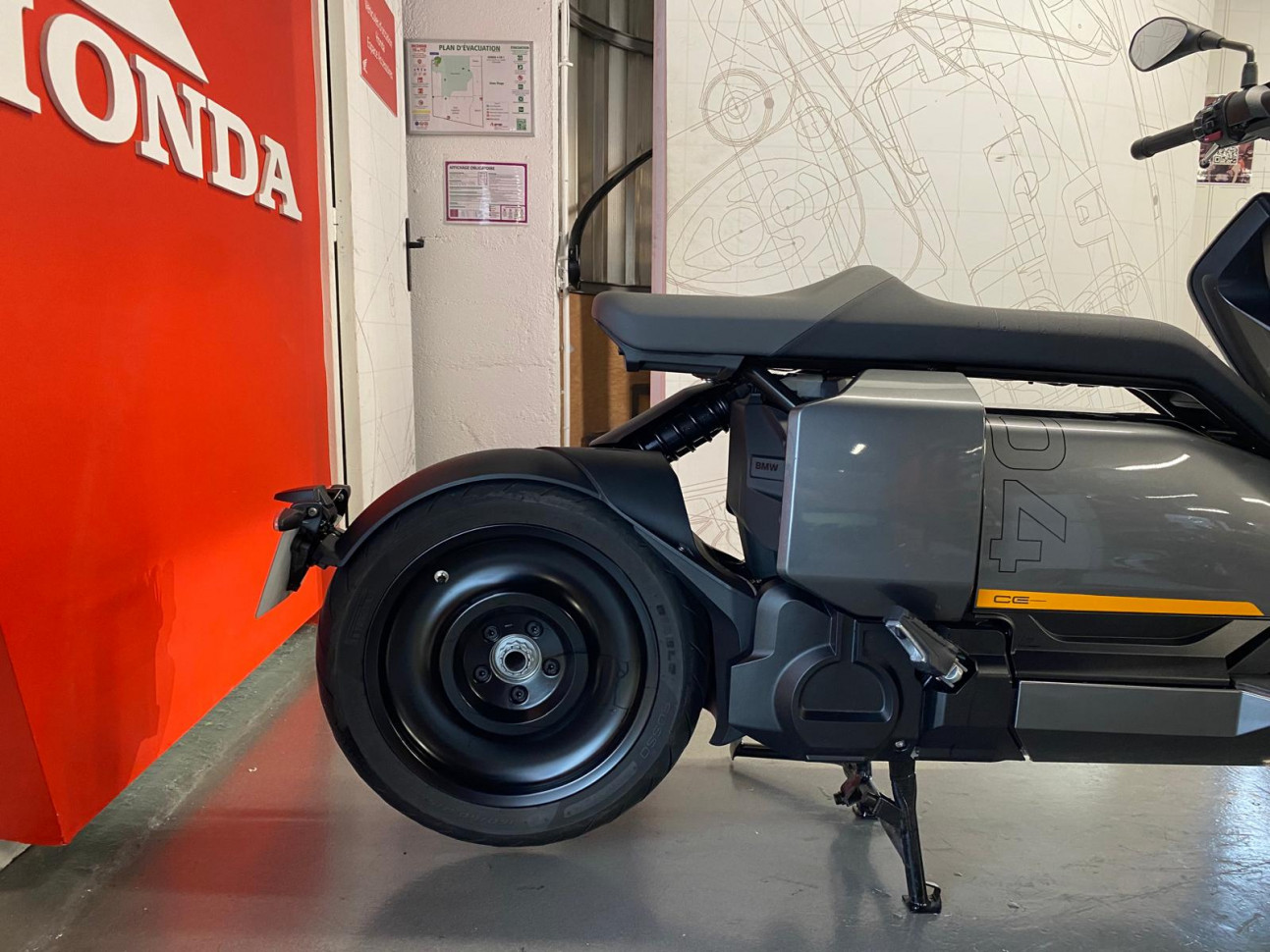 BMW CE 04  Equivalent 400Cm3 - 163.65€/ mois*