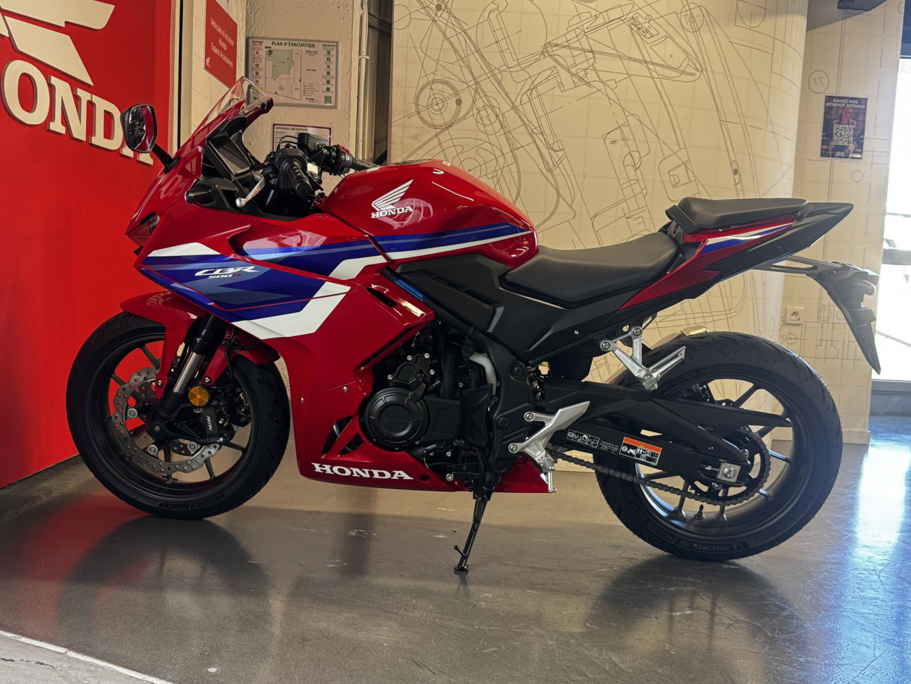 HONDA CBR 500 R - DISPONIBLE DEBUT NOVEMBRE A 124€/MOIS*