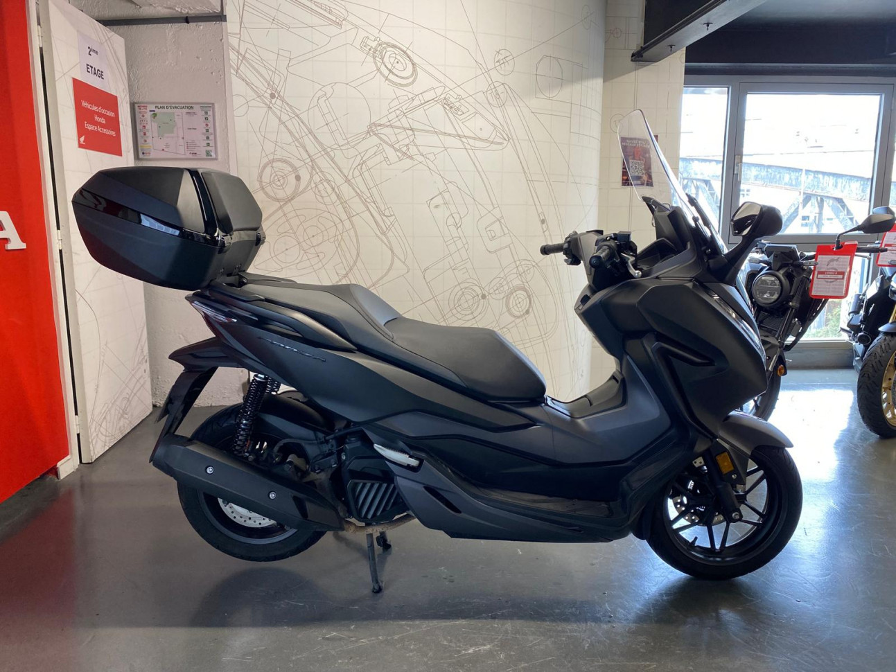 HONDA NSS FORZA 125 Smart Top Box - 114€/mois*
