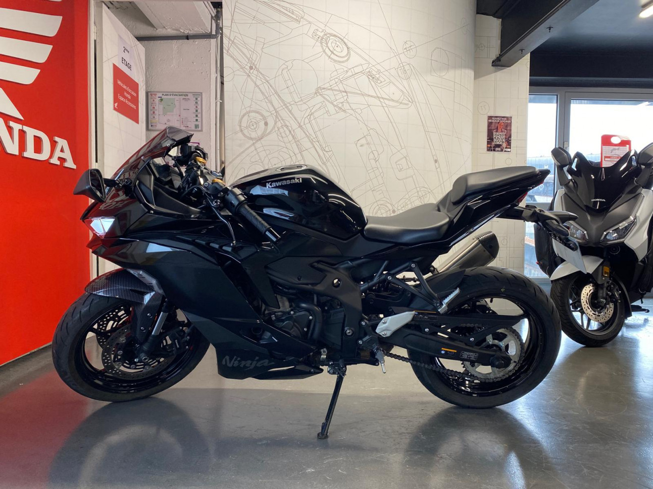 KAWASAKI ZX-4R 