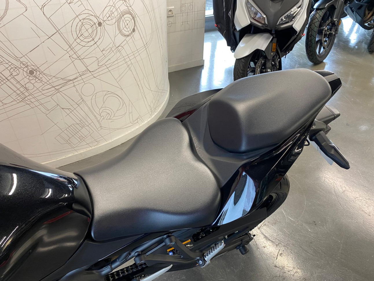 KAWASAKI ZX-4R 