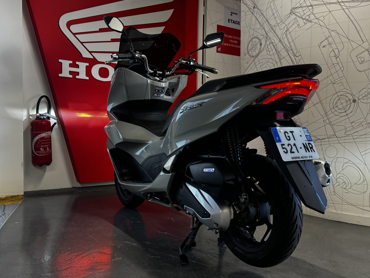 HONDA PCX 125 - 1ERE MAIN