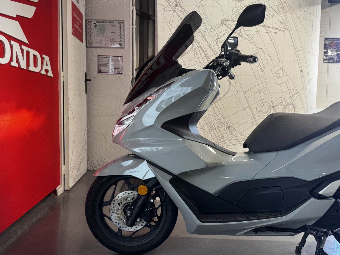 HONDA PCX 125 - 1ERE MAIN