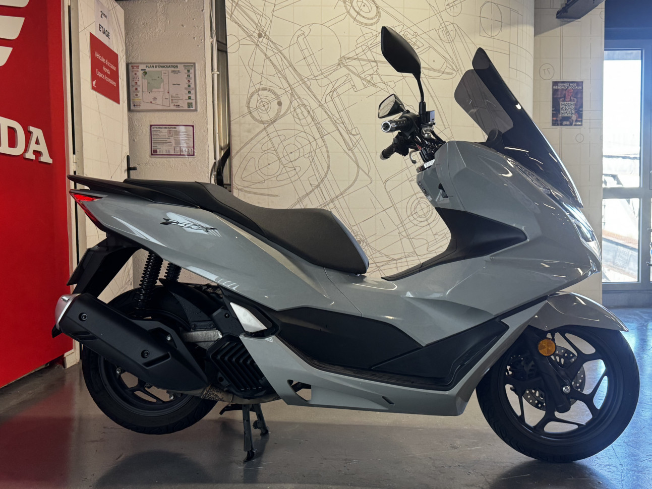 HONDA PCX 125 - 1ERE MAIN
