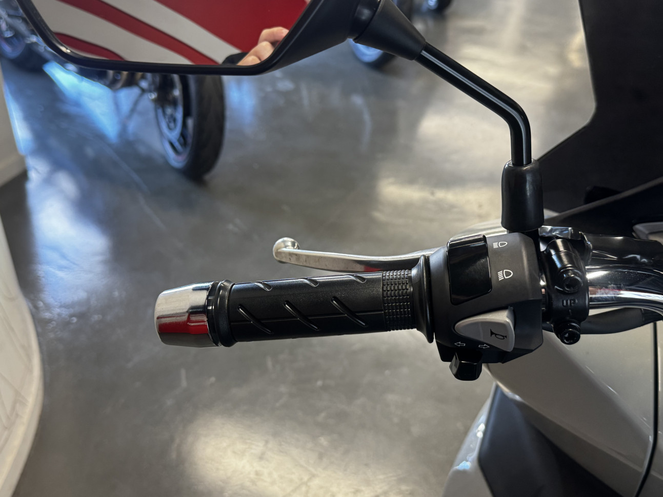 HONDA PCX 125 - 1ERE MAIN
