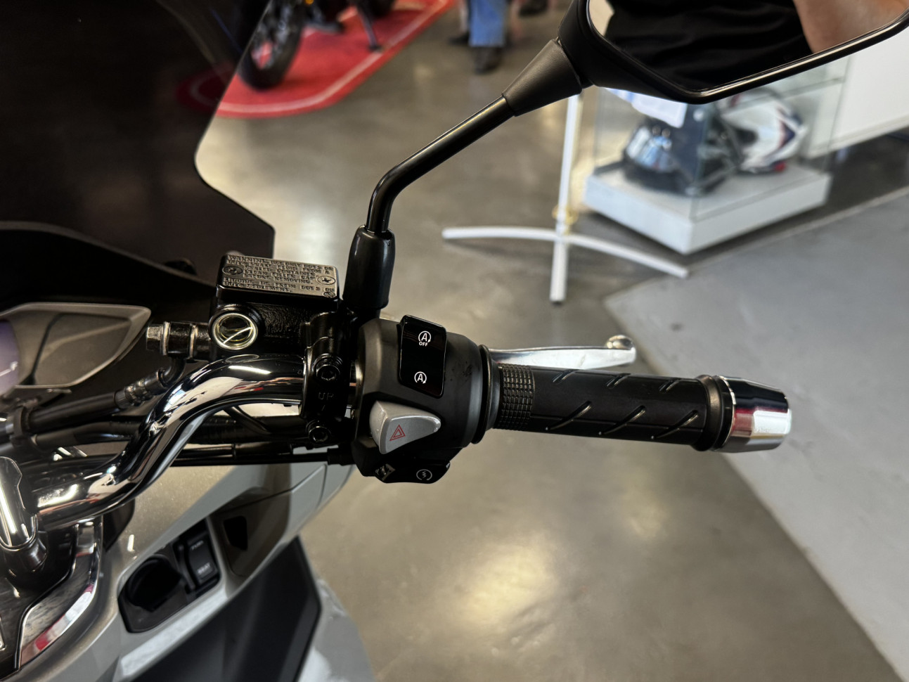 HONDA PCX 125 - 1ERE MAIN