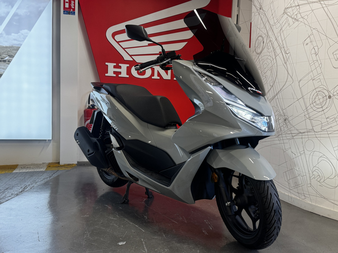 HONDA PCX 125 - 1ERE MAIN