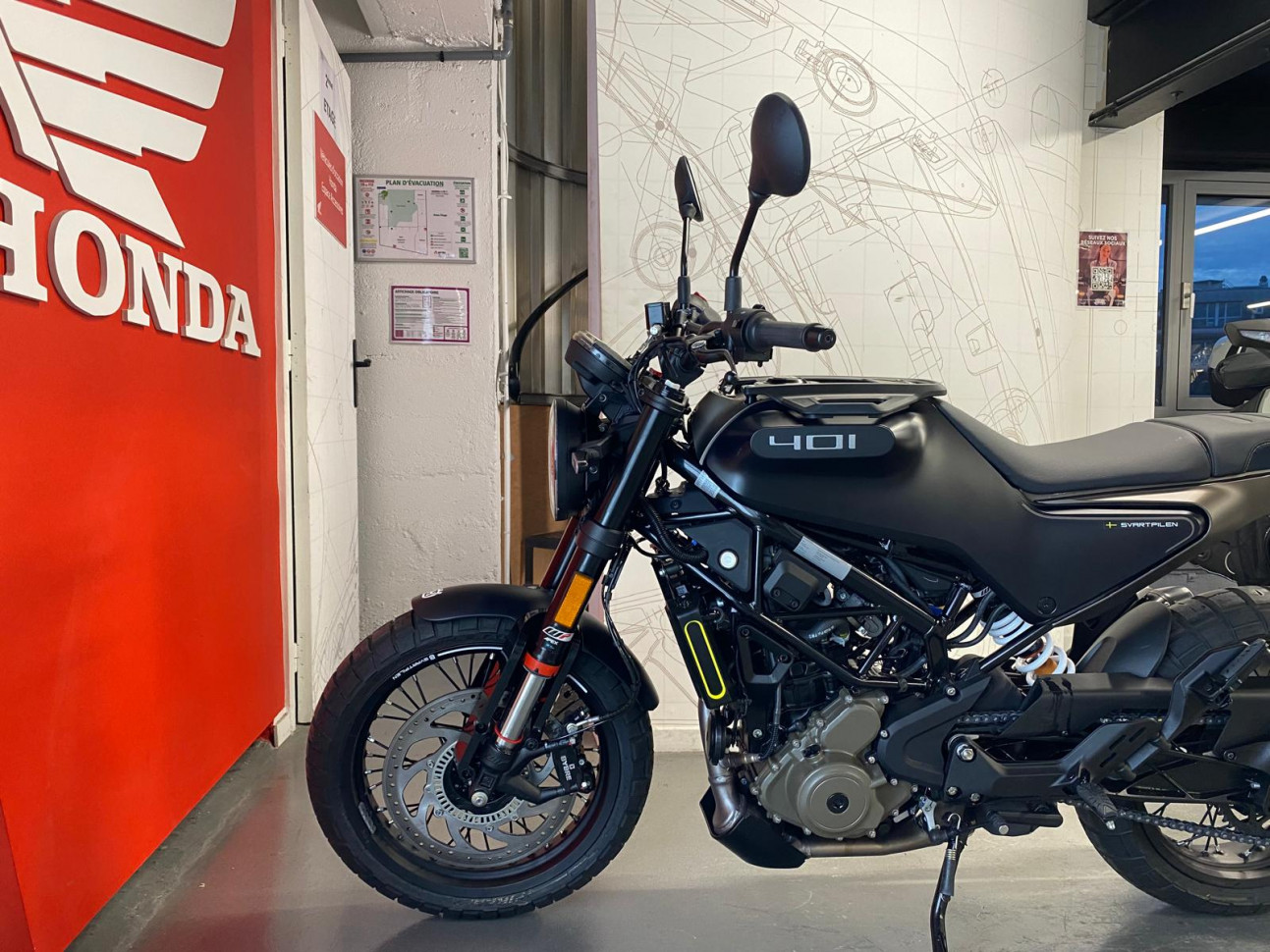 HUSQVARNA SVARTPILEN 401 - DEPOT VENTE