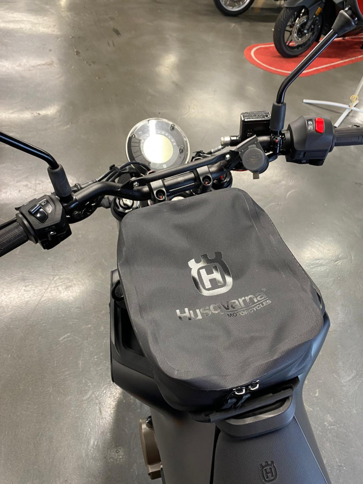 HUSQVARNA SVARTPILEN 401 - DEPOT VENTE