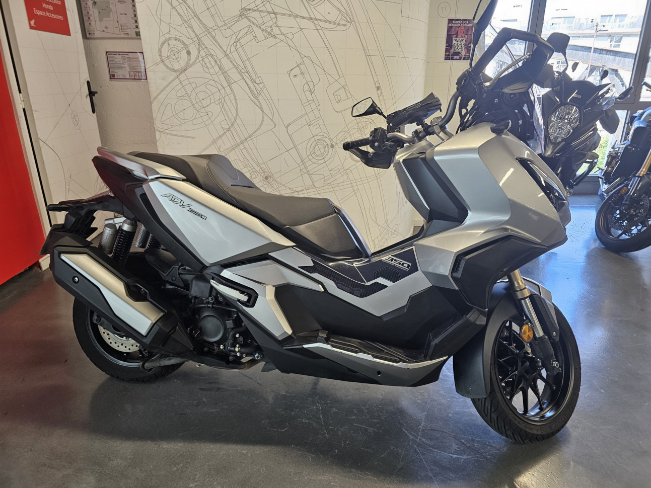 HONDA ADV 350 - 96€/MOIS*