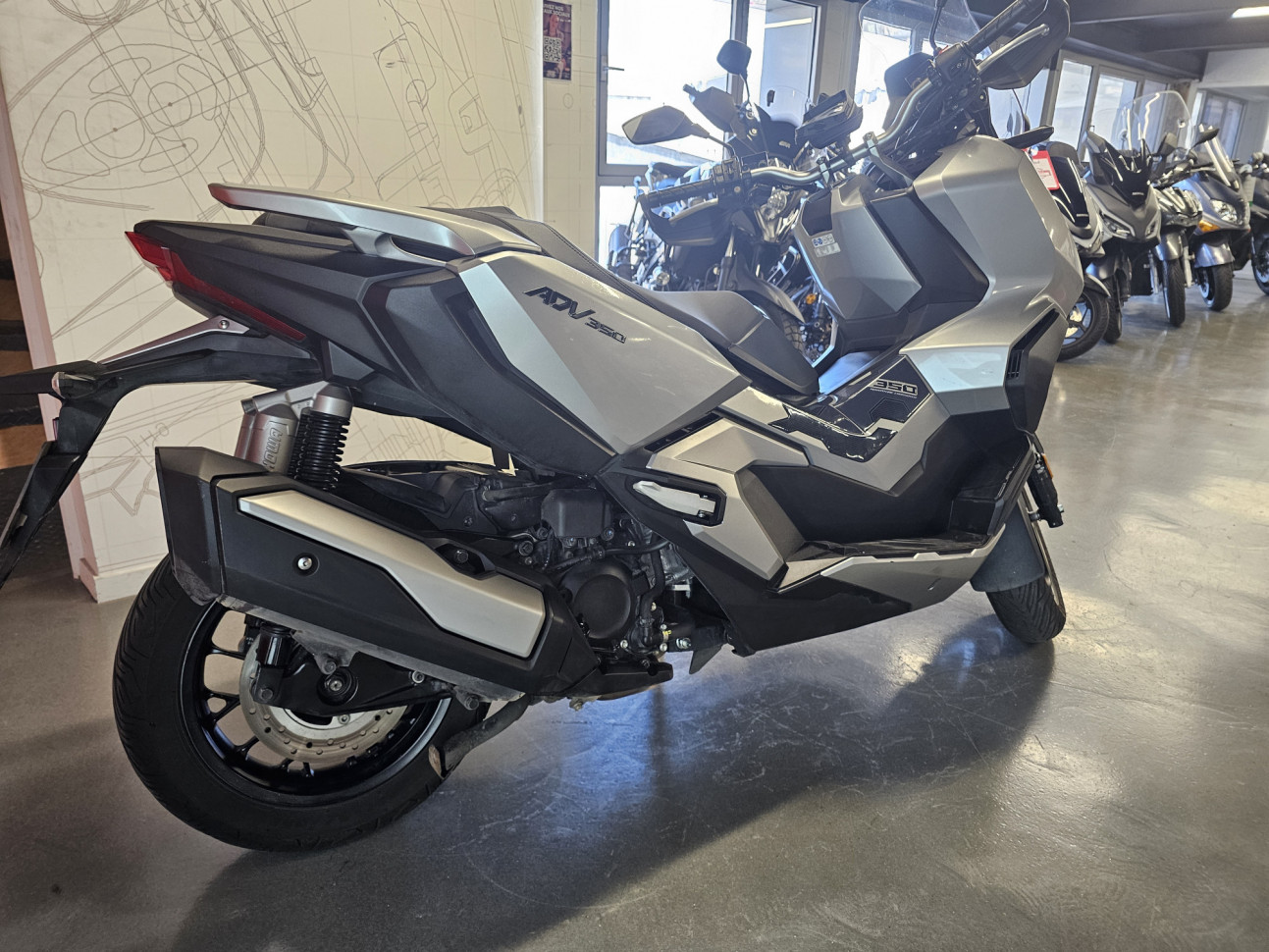 HONDA ADV 350 - 96€/MOIS*