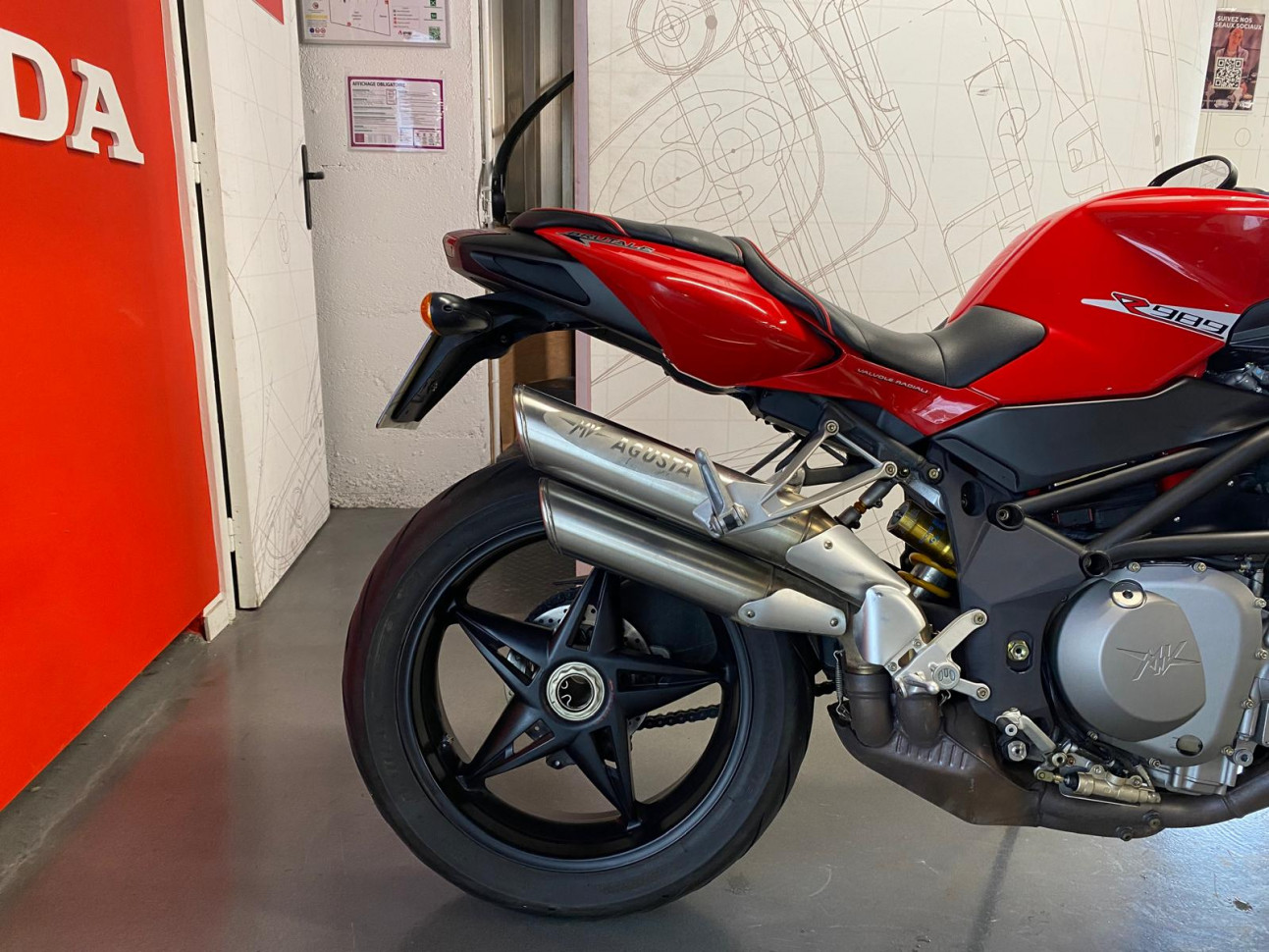 MV AGUSTA BRUTALE 989 R